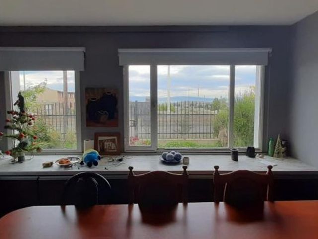 Excelente Vivienda sobre terreno parquizado. Ideal para familia.