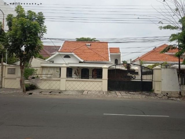 Rumah di Kedungdoro, Nol Jalan, Hadap Timur