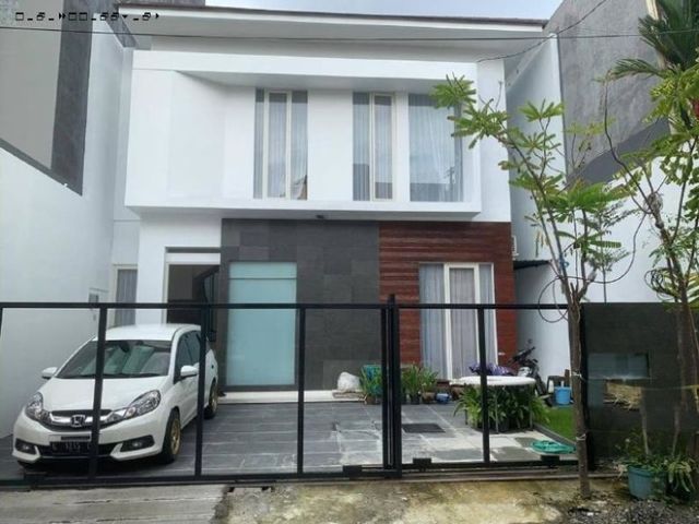 Rumah Manyar Tirtoasri New Minimalis, Siap Huni, Carport 3 Mobil