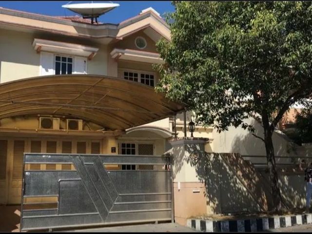 Disewakan Rumah Sentra Raya Citraland surabaya