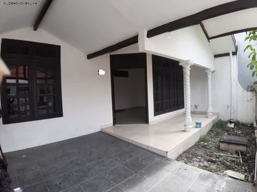 Rumah Barata Jaya Surabaya bebas banjir security 24 jam