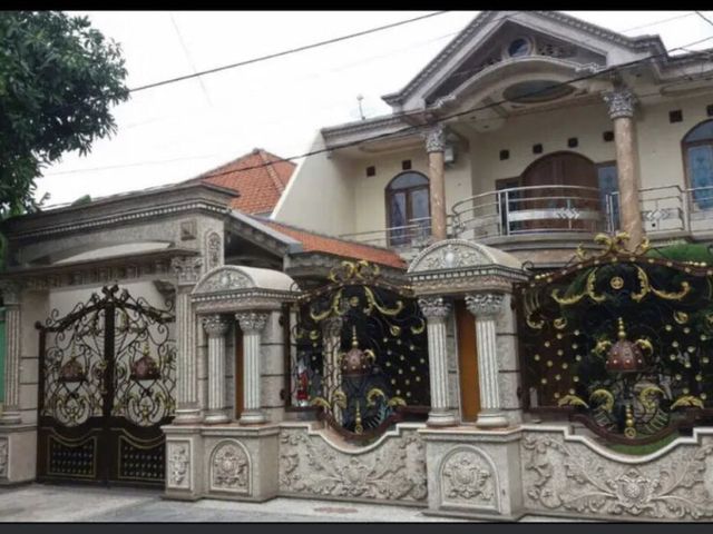 *Rumah mewah 2 Lantai di Taman Sepanjang Sidoarjo dekat dengan pintu tol karang pilang*
