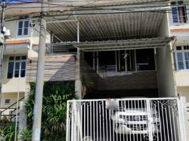 Rumah di Nginden Intan Timur, Furnish