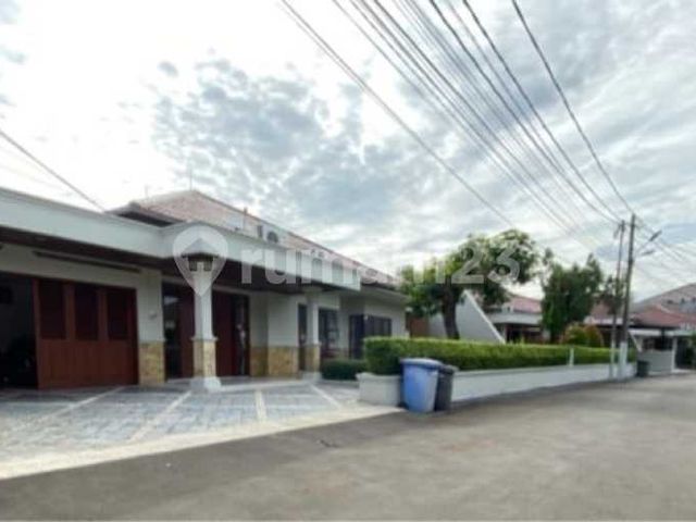 Rumah 2 Lantai Bagus Siap Huni, Lokasi Strategis di Gandaria Jakarta Selatan, Lnk