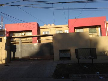 Departamento en complejo. En planta alta