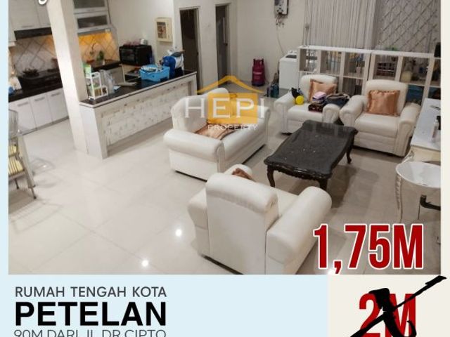 Jual rumah tengah kota