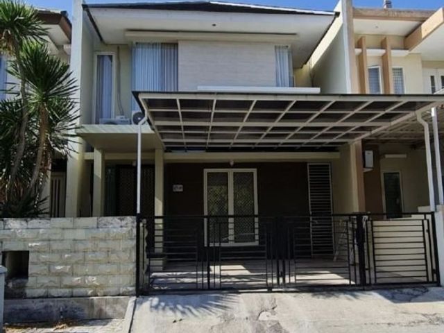 Rumah Pakuwon City, SUDAH RENOVASI, semi furnish, siap huni