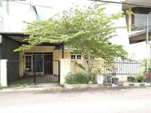 Rumah di WISMA PERMAI, Strategis