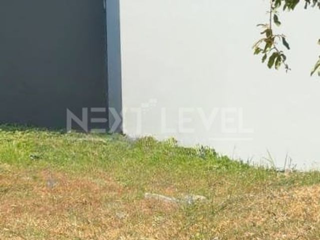 Dijual tanah di Pakuwon indah