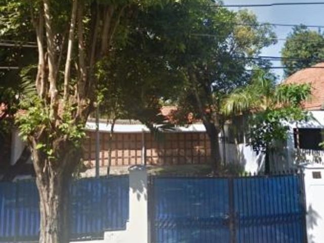 Disewa Rumah di Raya Trunojoyo, Surabaya Pusat