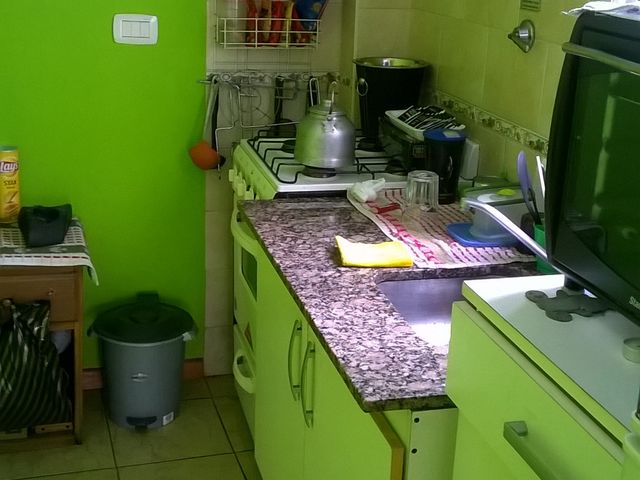 Departamento monoambiente en venta con patio y balcón - Avellaneda centro