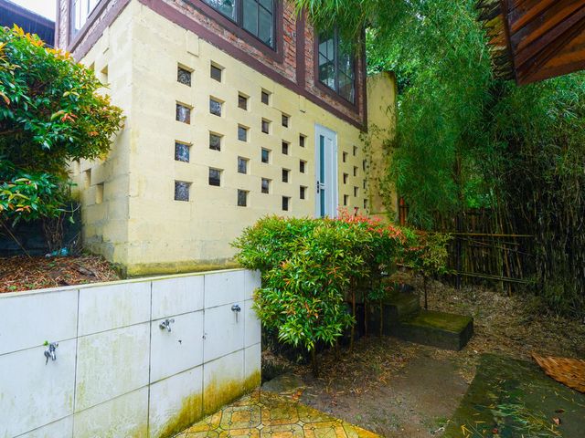 place photo 179