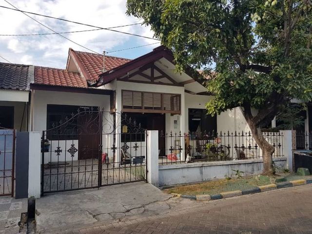 Rumah siap huni di rungkut mapan tengah surabaya