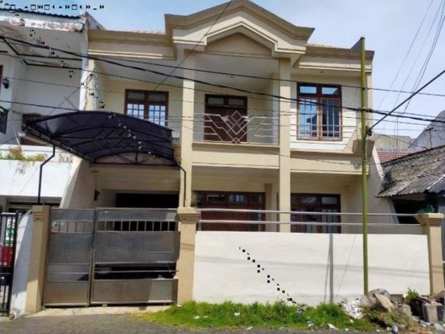 Rumah Manyar Jaya 2 lantai