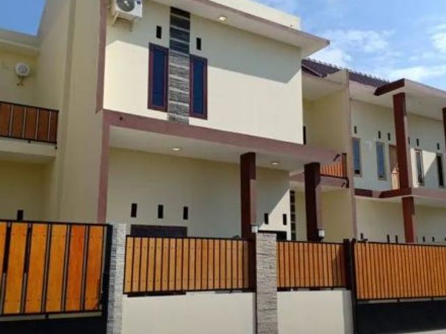 Dijual rumah 2 lantai Blulukan colomadu