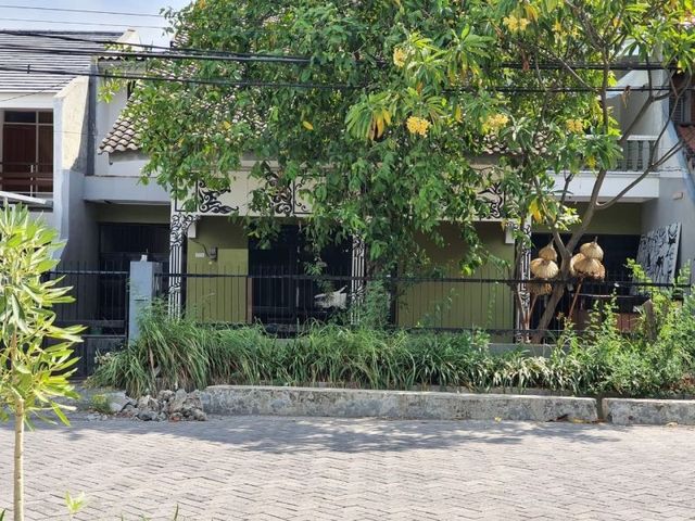 Rumah Terawat di Perum Sidosermo Indah Row Jalan 20 Meter