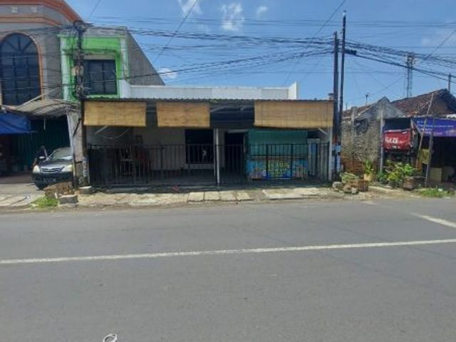 Dijual Cepat Rumah Lokasi Strategis di Jalan Kutisari Utara, Surabaya