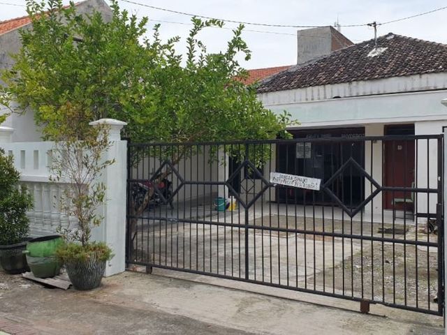 Dijual rumah strategis dekat unesa citraland surabaya