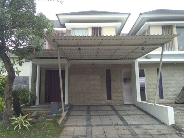 Rumah dijual atau disewakan Green Hill Surabaya Barat