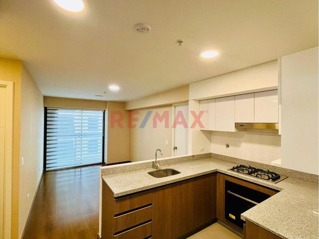 Alquiler Departamento A Un Paso Del Centro Financiero De San Isidro Con Cochera