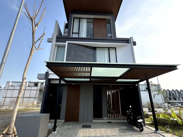 Rumah Surabaya Timur Ready Stok Unit FREE PPN Grand Eastern with Pool