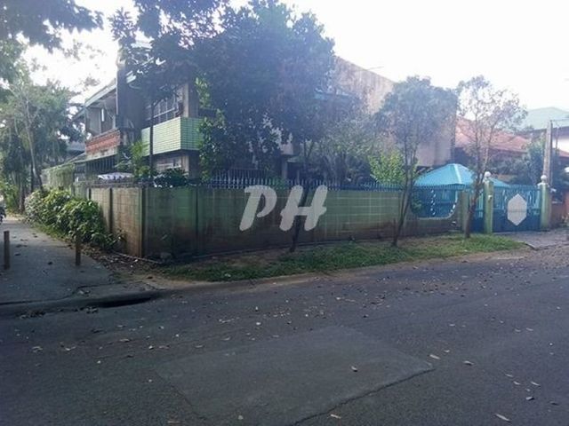 Classic Townhouse for sale in Don Antonio near Commonwealth Avenue PH986