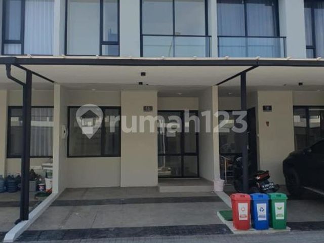 Rumah Milenial Pik2, Florida, Uk 4,5x12,5