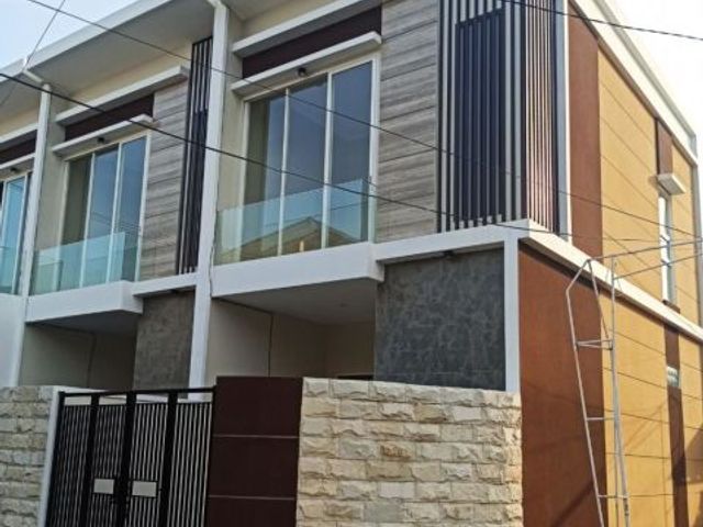 Rumah Sutorejo Timur New Minimalis, Strategis