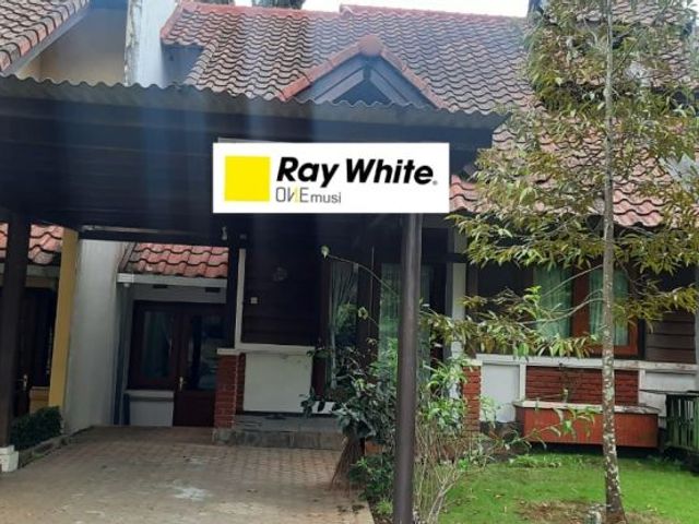 Dijual villa di *Grand Trawas*