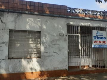 Plaza San Martín, Morón, Morón, Partido de Morón, Provincia de Buenos Aires