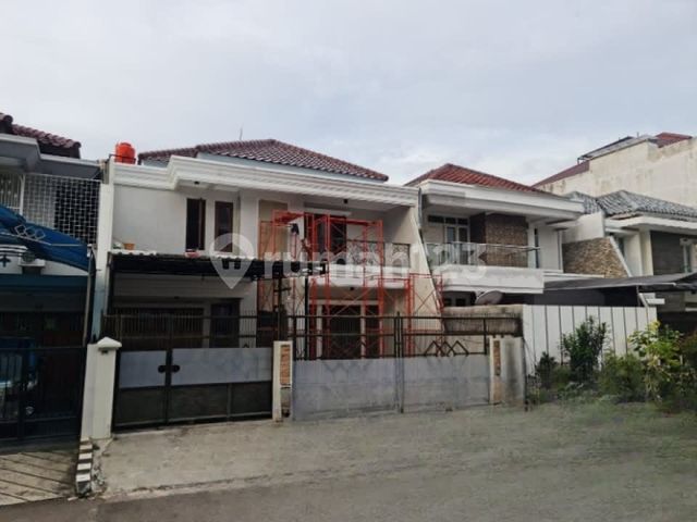 Rumah Bagus 2 Lantai di Permata Buana, Jakarta Barat