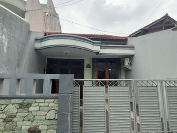 Di jual rumah di jalan badak