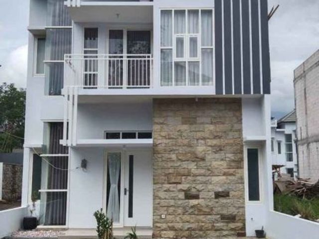 Rumah Mewah 2 Lantai di Dau Malang