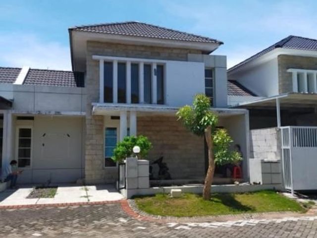 RUMAH BARU GRESS DI PURI SURYA JAYA , Strategis