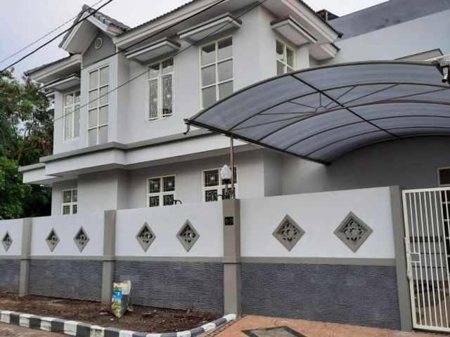 Rumah hook 2 lantai baru renovasi Pantai Mentari Umsse