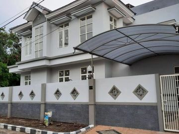 Rumah hook 2 lantai baru renovasi Pantai Mentari Umsse
