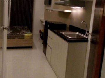 Apartemen Gunawangsa Tidar, VIEW POOL FURNISH