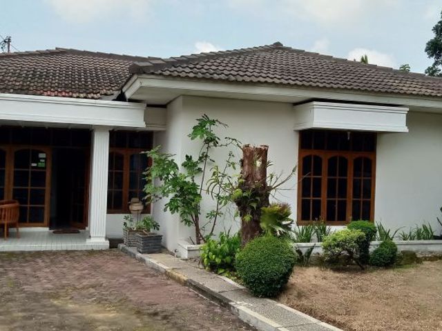 Rumah asri dan cocok buat kantor di Ciwastra komp.Pasir Pogor | NICKAL