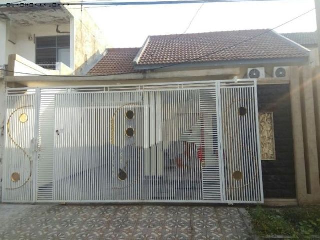 Rumah di babatan pantai bagus