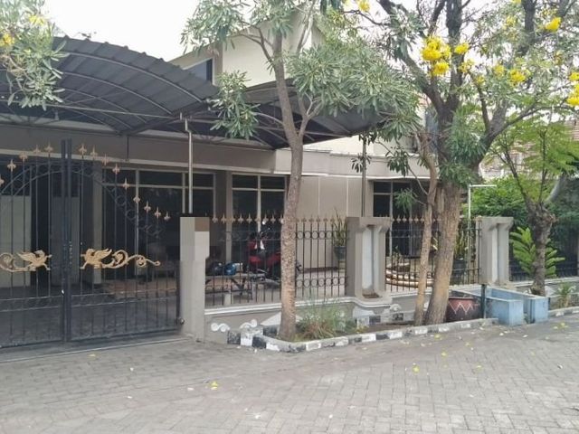 Rumah Terawat Manyar Kertoadi Row Jalan 3 Mobil, NEGO