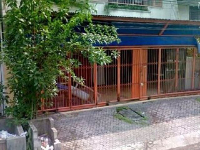 Rumah jln ngagel Jaya Cocok untuk kantor
