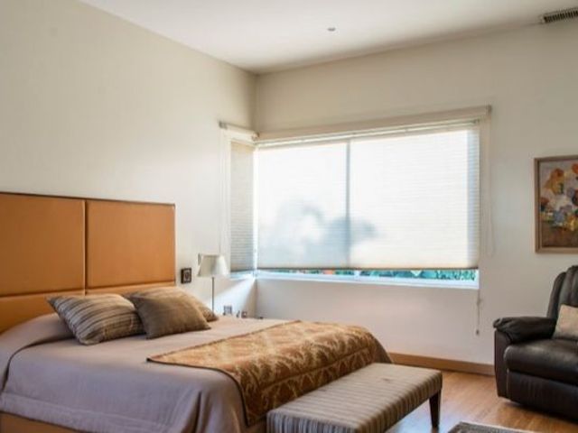 EXCELENTE CASA TOTALMENTE REMODELADA!!!
