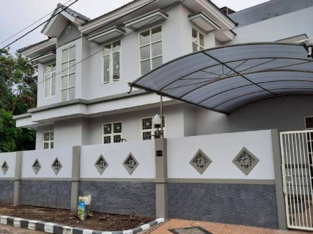 Rumah hook 2 lantai baru renovasi Pantai Mentari Umsse