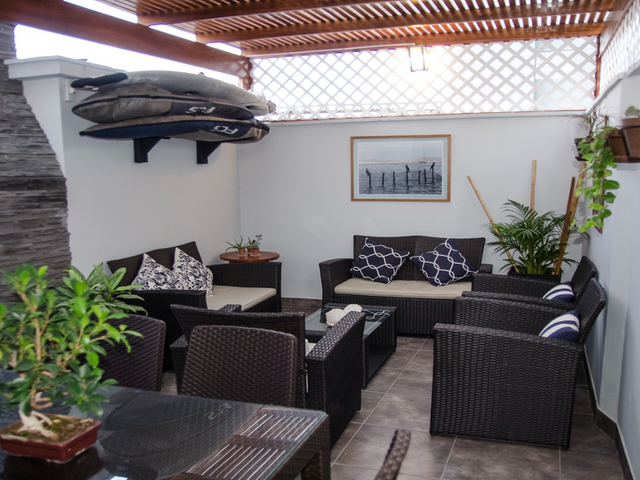 CASA CON LICENCIA Y DEPARTAMENTO INDEPENDIENTE EN GUILLER