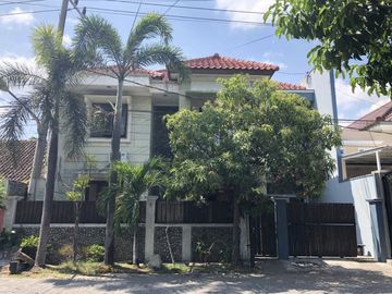 Rumah istimewa 2 lantai di perak surabaya