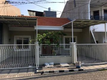 Rumah siap pakai Manyar jaya