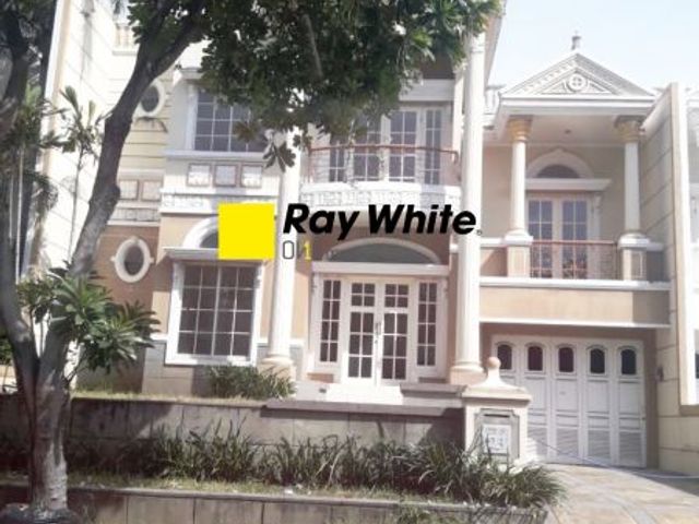 Rumah 3 Lantai, Raffles Garden Citraland, Surabaya
