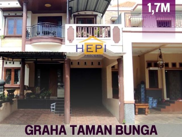 Rumah mewah dua lantai BSB