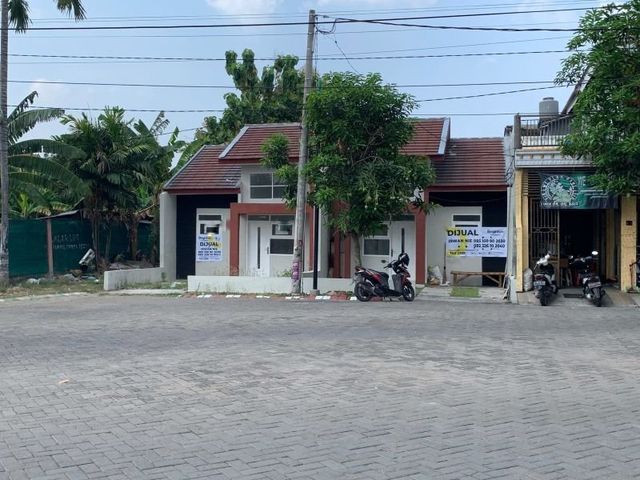 rumah swan menganti mas 2 rumah jejer dekat gate