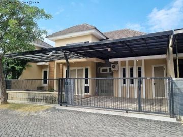 Rumah di Pondok Chandra, Minimalis, Row jalan 3 mobil